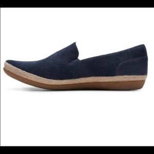 NWT Collection by Clark’s Danelly Rae Size 9 in Navy Suede